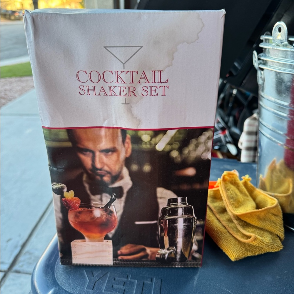 Cocktail Shaker Set - Picture 2 of 2